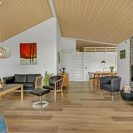 Four-bedroom In Rudkobing בית נופש Spodsbjerg