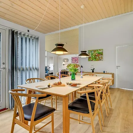 Casa de Férias 4 Bedroom Amazing Home In Rudkobing